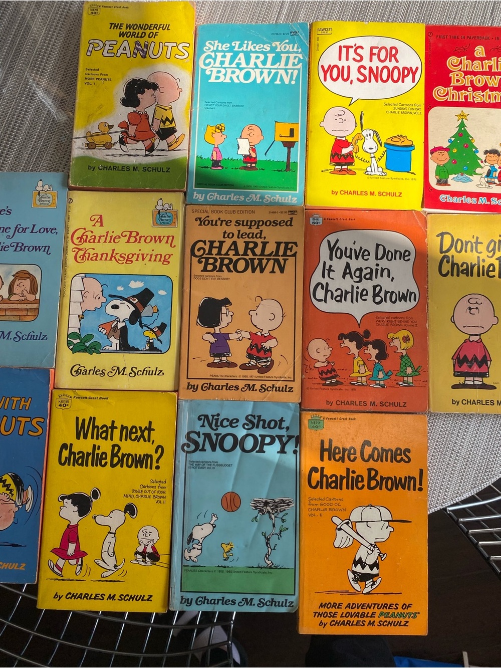 Lot of 16 Vintage Peanuts Charlie Brown Snoopy Comic books paperback